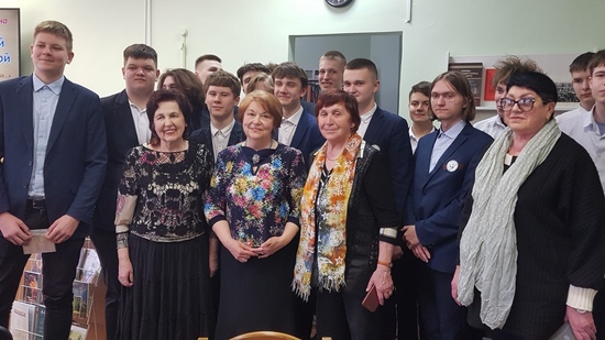 Презентация книги Валентины Поликаниной  «Познать великое в других…»