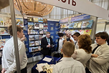 Навіны з кніжнай выстаўкі: будучыя будаўнікі цікавяцца літаратурай