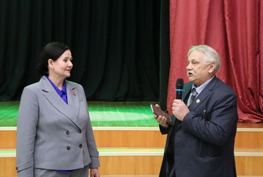 Жывое слова на алімпіядзе: Алесь Казека сустрэўся з юнымі філолагамі ў электратэхнічным каледжы