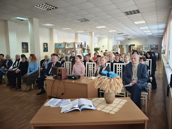 Стаю на споведзі прад лёсам…