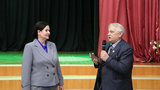 Жывое слова на алімпіядзе: Алесь Казека сустрэўся з юнымі філолагамі ў электратэхнічным каледжы